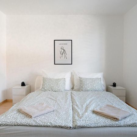 The Dante Villa Apartments ปราก ภายนอก รูปภาพ