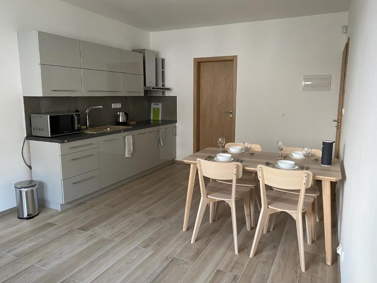 The Dante Villa Apartments ปราก ภายนอก รูปภาพ