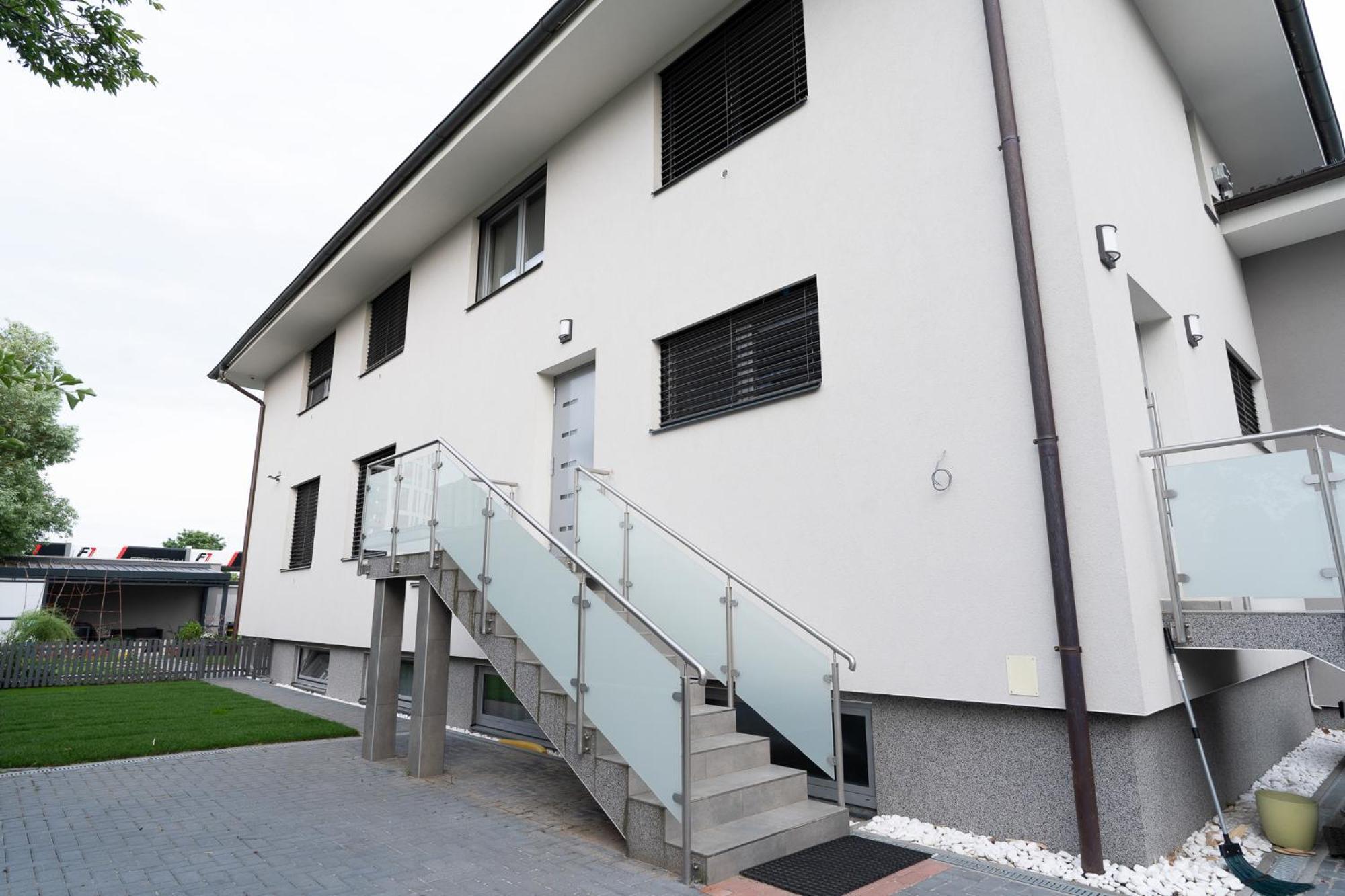 The Dante Villa Apartments ปราก ภายนอก รูปภาพ